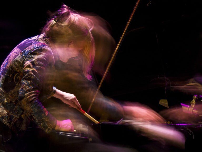 Mehr über den Artikel erfahren Konzert am Sonntagnachmittag im GM KunstRaum Pleetz „Zwei Flügel…was so ankommt und einfällt“